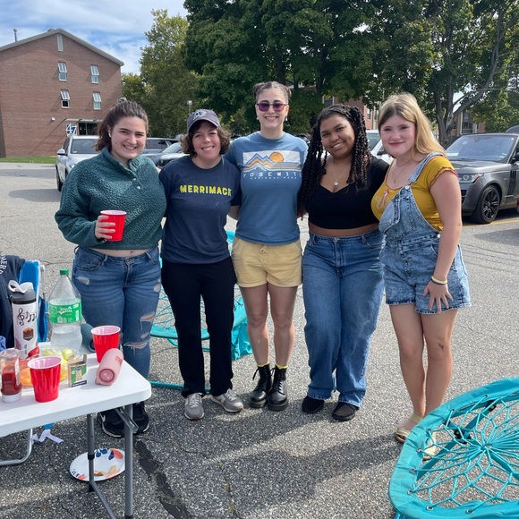 Hey, I’m Cali! - Picture 2 of 4